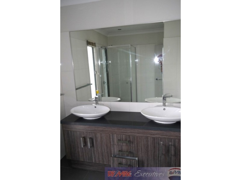 23 Cambridge Street, Carina Heights QLD 4152