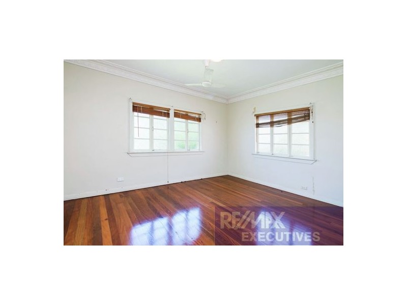 34 Judge Street, Norman Park QLD 4170