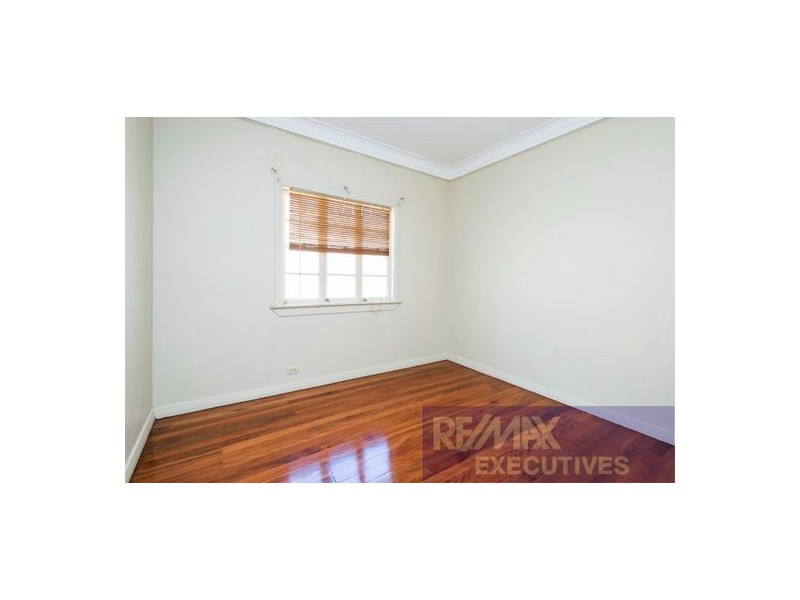 34 Judge Street, Norman Park QLD 4170