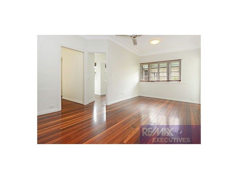 17 Captain Street, Holland Park QLD 4121