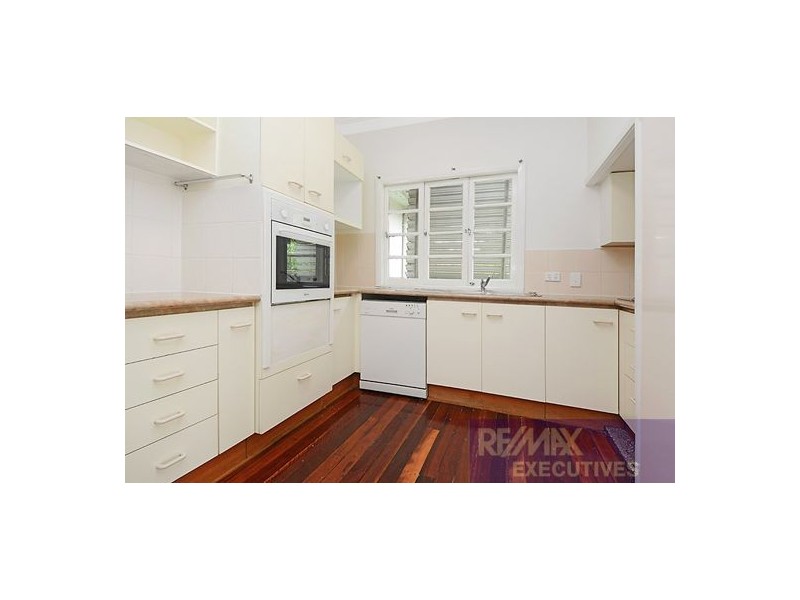 17 Captain Street, Holland Park QLD 4121