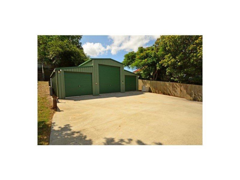 128 Nursery Road, Holland Park West QLD 4121