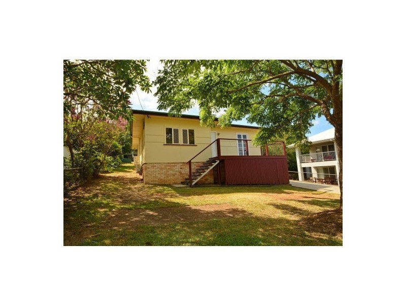 128 Nursery Road, Holland Park West QLD 4121