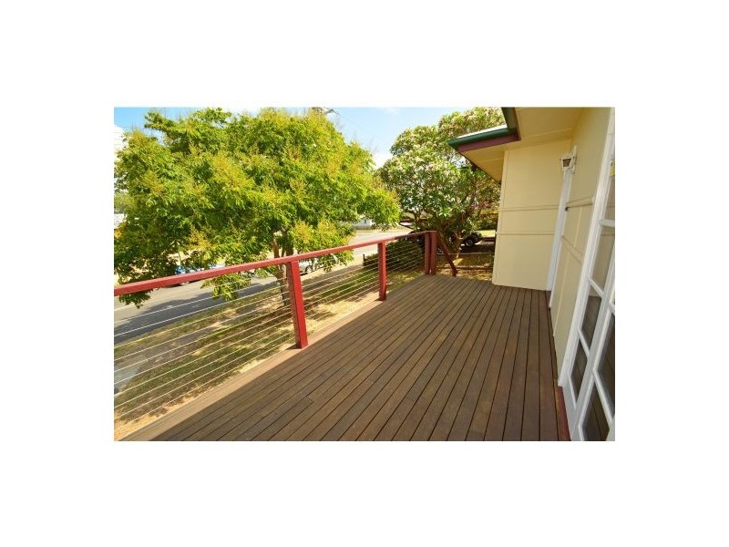 128 Nursery Road, Holland Park West QLD 4121