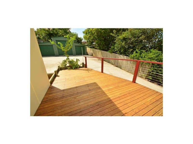 128 Nursery Road, Holland Park West QLD 4121