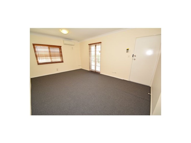 128 Nursery Road, Holland Park West QLD 4121