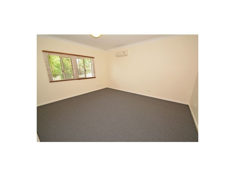 128 Nursery Road, Holland Park West QLD 4121