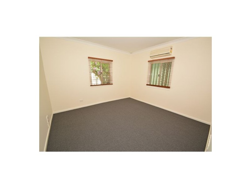 128 Nursery Road, Holland Park West QLD 4121