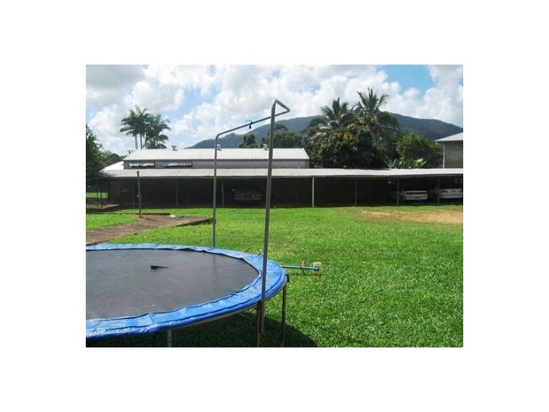 14 Blackman Street, Tully QLD 4854