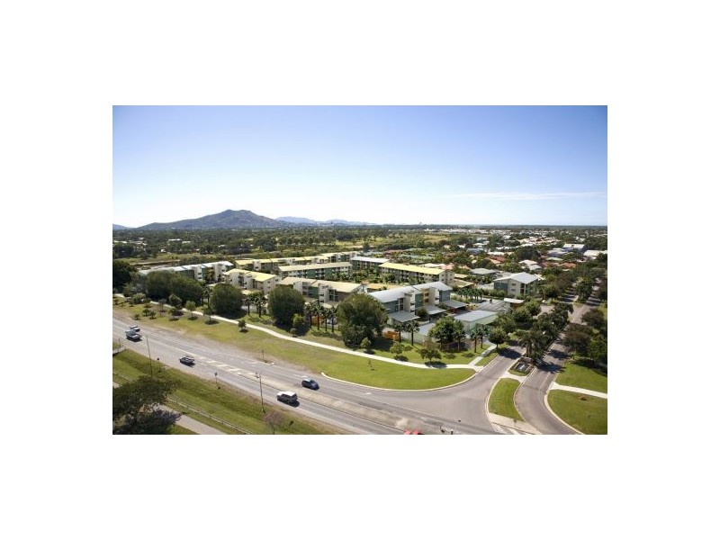 11 CHIMNEY, Fairfield QLD 4103