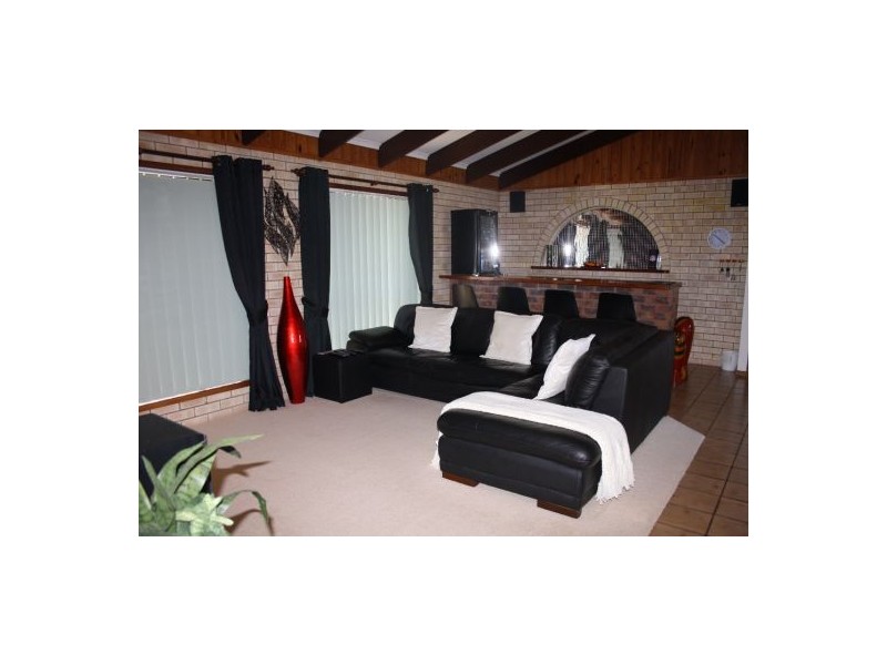 10 Sheldon Drive, Maryborough QLD 4650