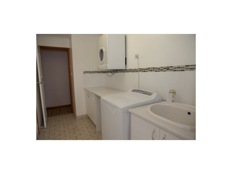 10 Sheldon Drive, Maryborough QLD 4650