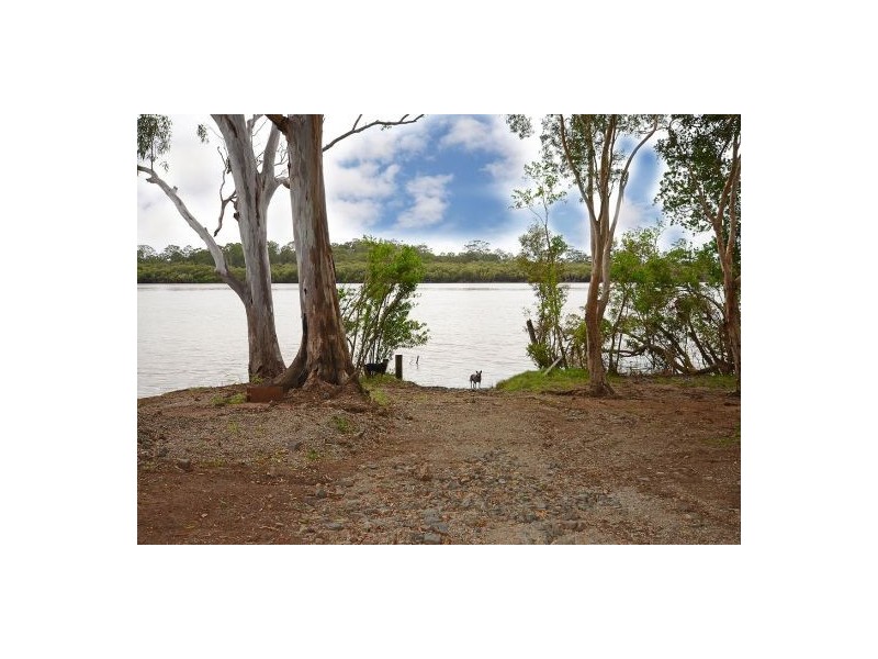698 Walkers Point Road, Walkers Point QLD 4650