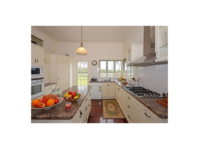 698 Walkers Point Road, Walkers Point QLD 4650