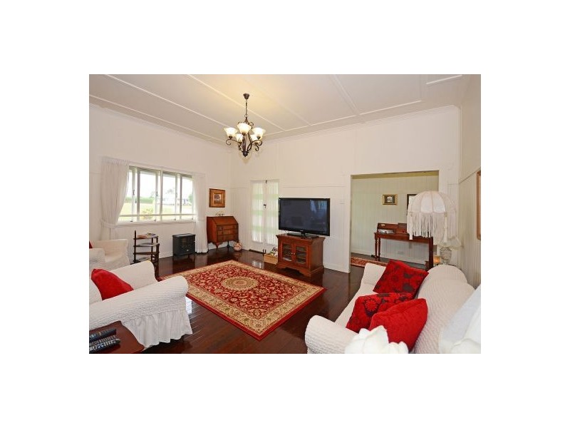 698 Walkers Point Road, Walkers Point QLD 4650