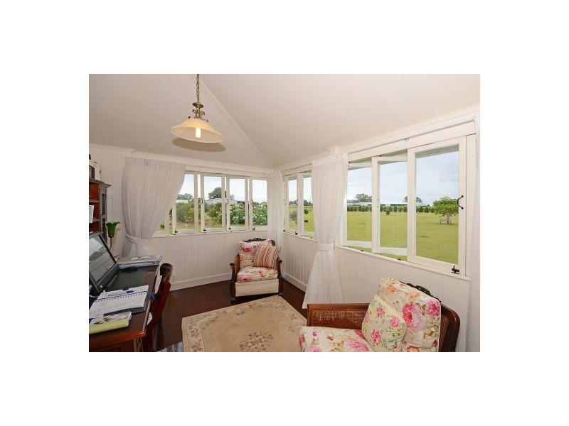 698 Walkers Point Road, Walkers Point QLD 4650