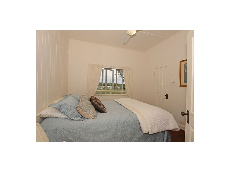 698 Walkers Point Road, Walkers Point QLD 4650