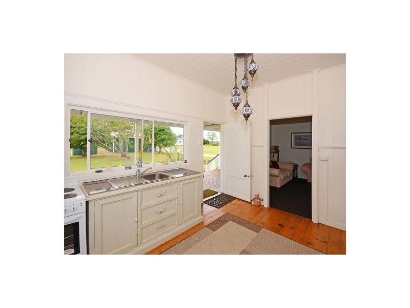 698 Walkers Point Road, Walkers Point QLD 4650