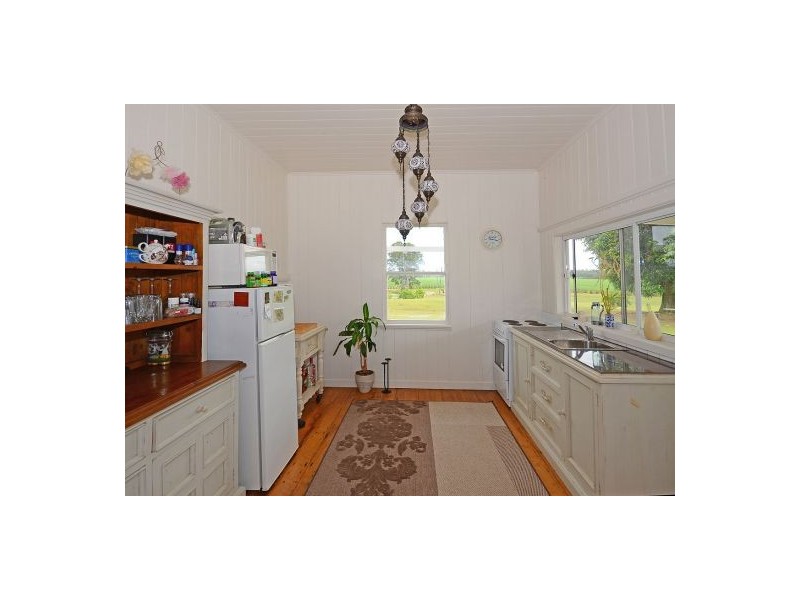 698 Walkers Point Road, Walkers Point QLD 4650