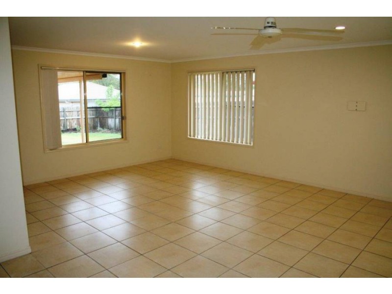 26 Moonstone Drive, Urangan QLD 4655