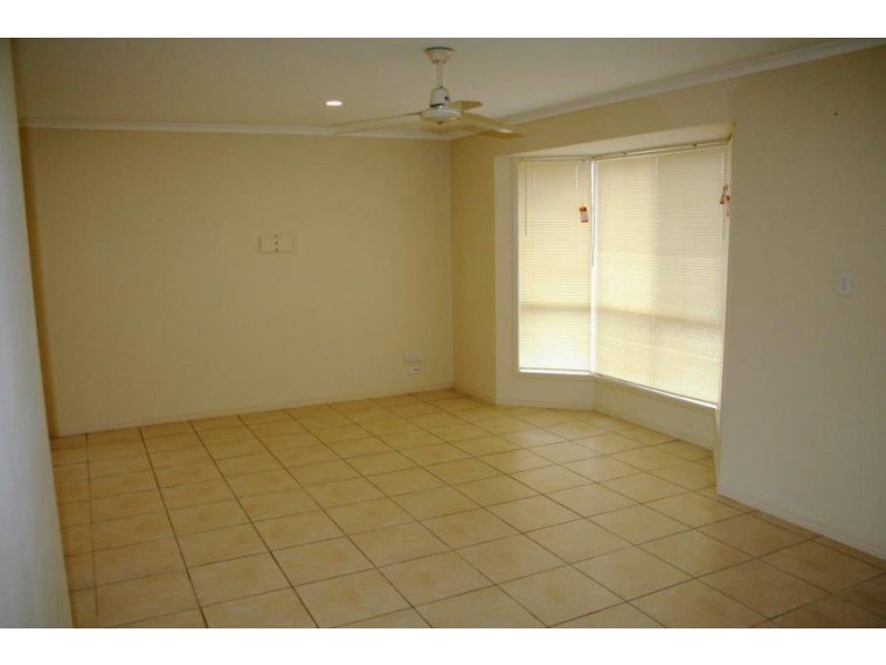 26 Moonstone Drive, Urangan QLD 4655