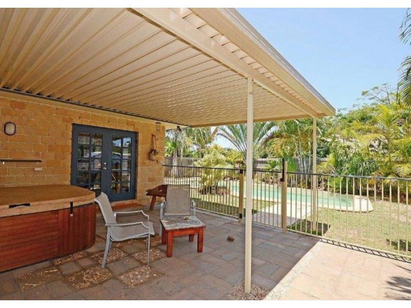 40 Pandanus Drive, Dundowran Beach QLD 4655