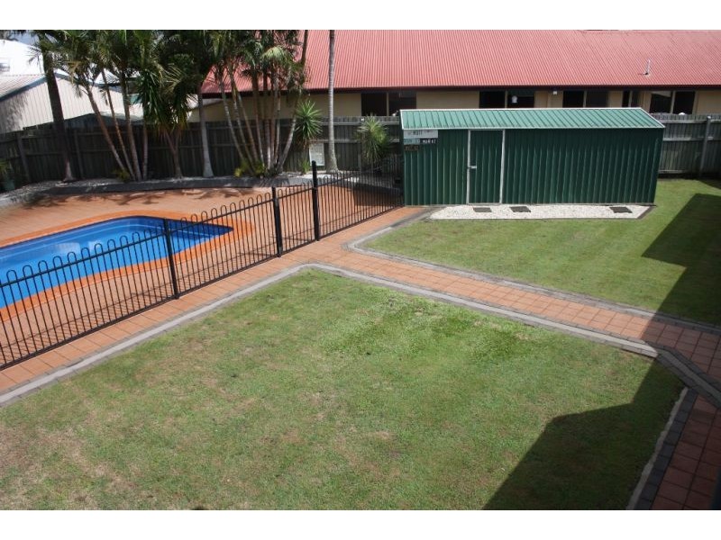 6 Bamsey Court, Avenell Heights QLD 4670