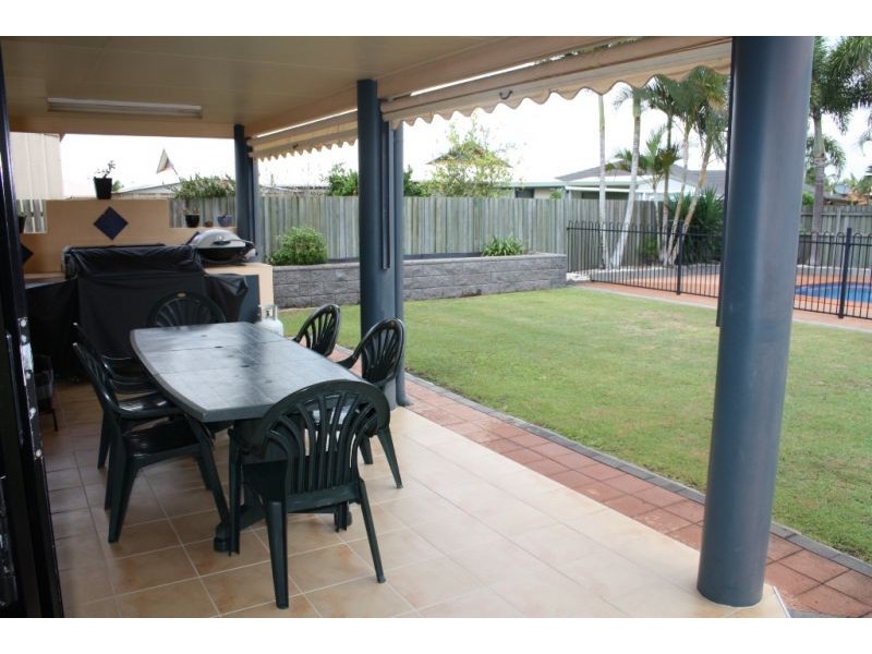 6 Bamsey Court, Avenell Heights QLD 4670