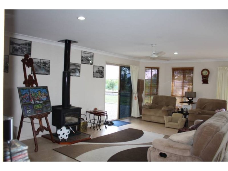 17 Meadow Drive, Yengarie QLD 4650
