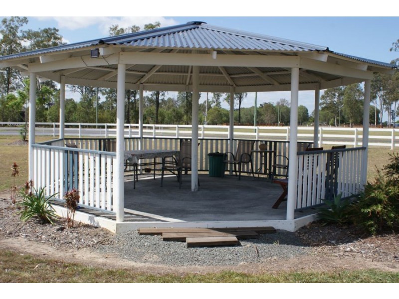 17 Meadow Drive, Yengarie QLD 4650