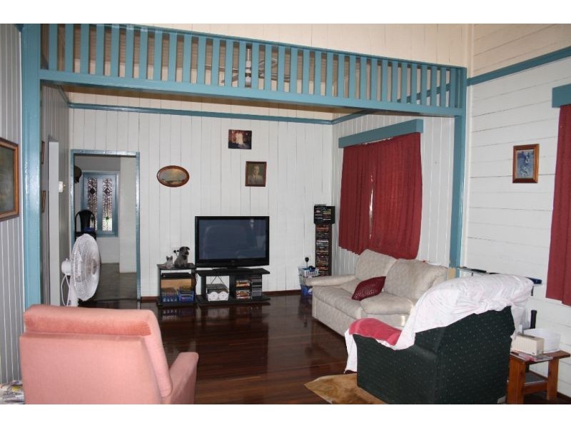 31 Regent Street, Granville QLD 4650