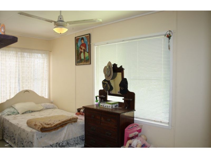 60 Robertson Street, Torbanlea QLD 4662