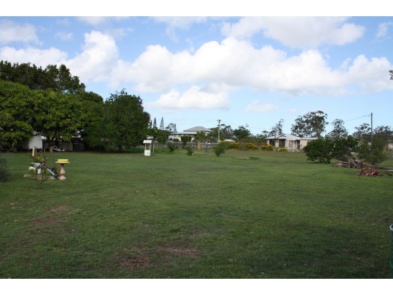 60 Robertson Street, Torbanlea QLD 4662