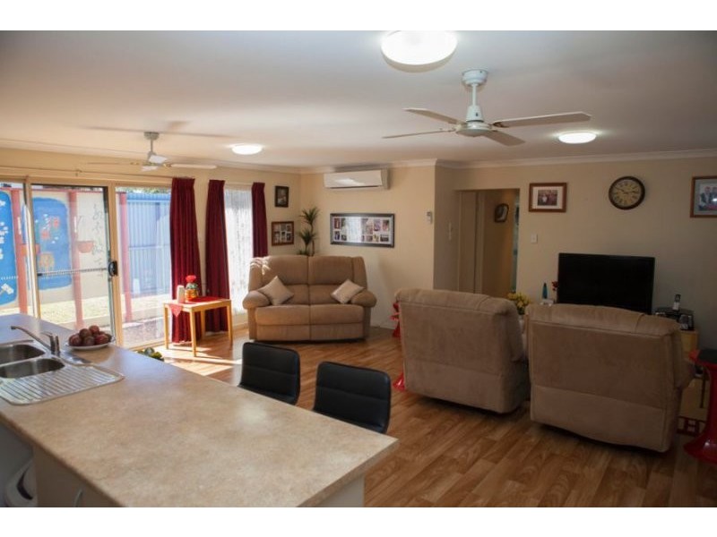 65 Lenthall Street, Aldershot QLD 4650