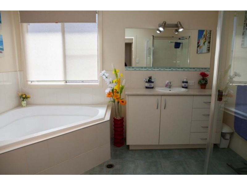 65 Lenthall Street, Aldershot QLD 4650