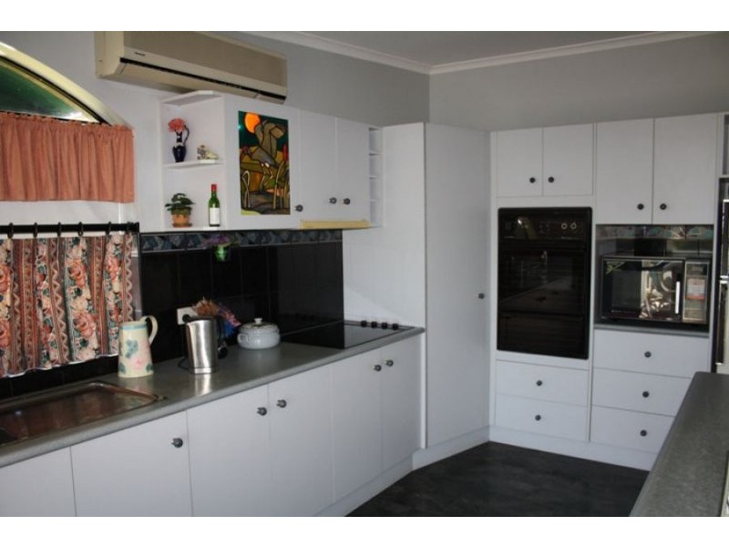 3 Yuruga Place, Tinana QLD 4650