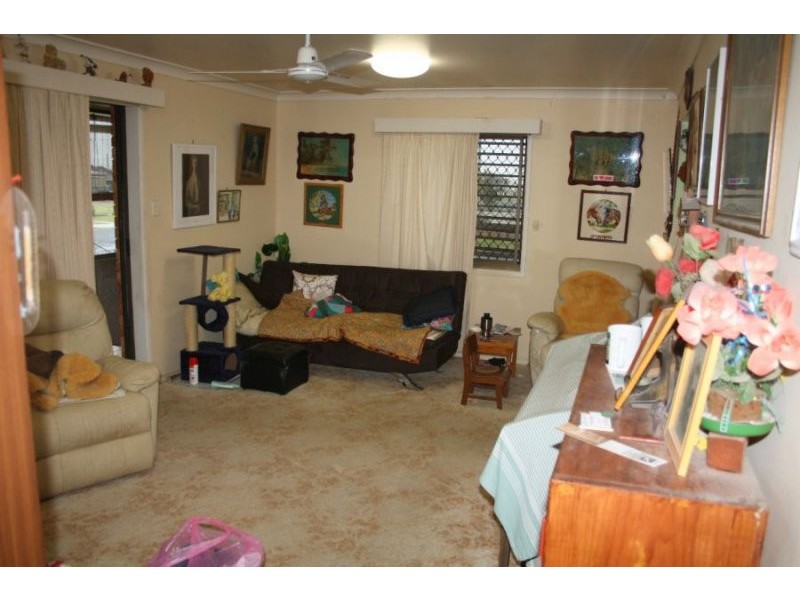 30 Fourth Avenue, Maaroom QLD 4650