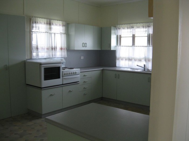 6 Farrell St, Maryborough QLD 4650