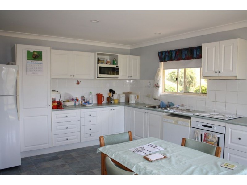 17 Walter Street, Tiaro QLD 4650