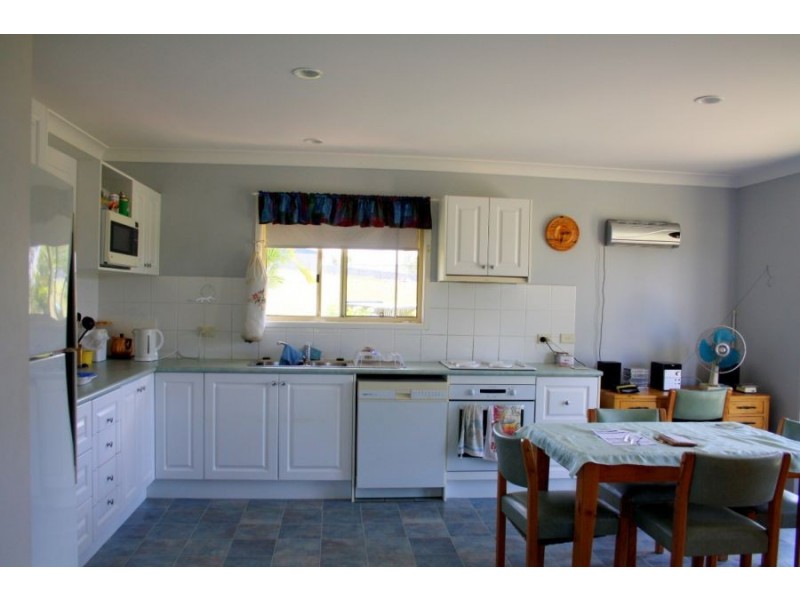 17 Walter Street, Tiaro QLD 4650