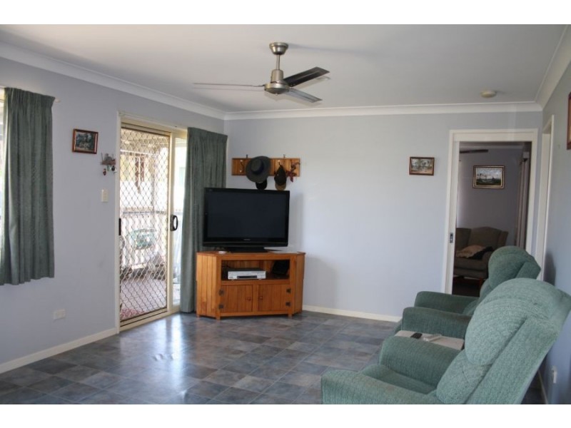 17 Walter Street, Tiaro QLD 4650