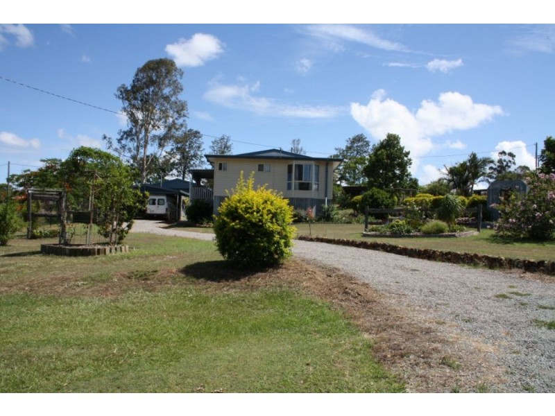 17 Walter Street, Tiaro QLD 4650