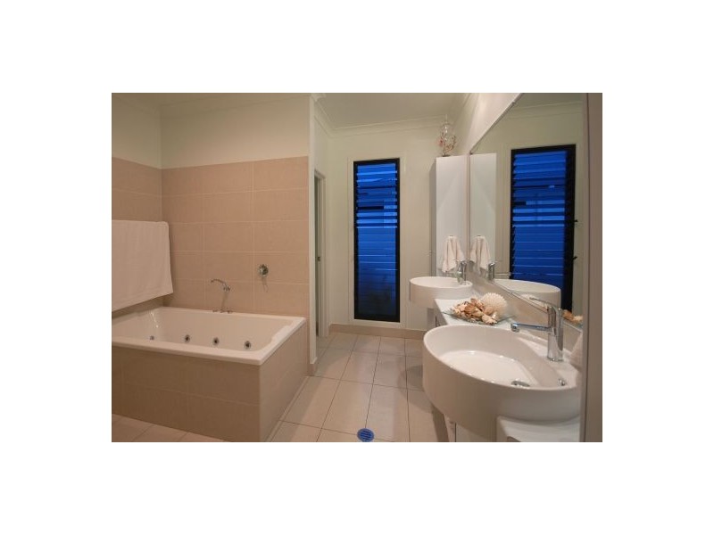 6B Doon Villa Avenue, Maryborough QLD 4650