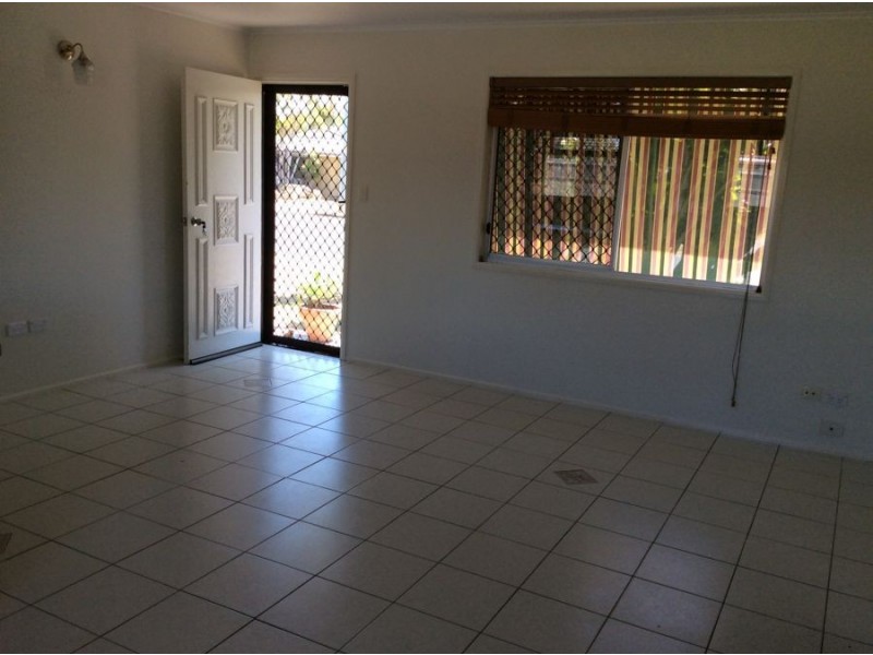 50 Hansen Street, Urangan QLD 4655