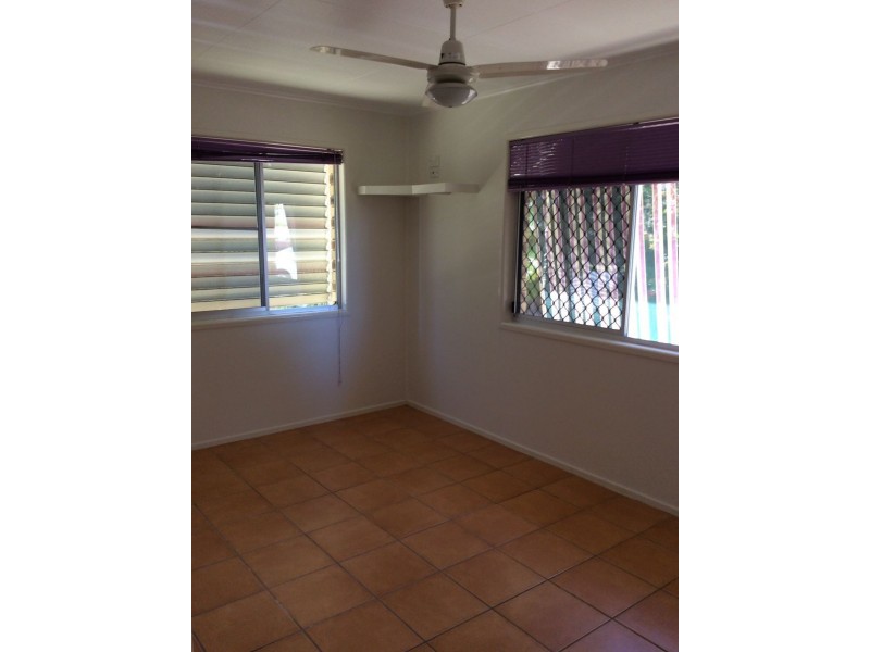 50 Hansen Street, Urangan QLD 4655
