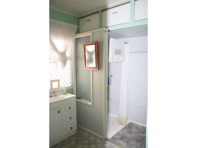 161 Cambridge Street, Granville QLD 4650