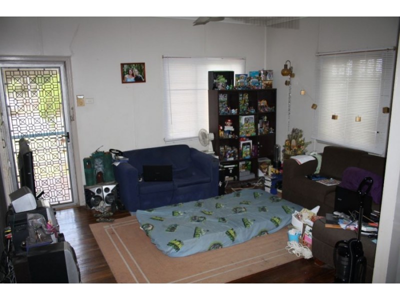 82 Russell Street, Maryborough QLD 4650