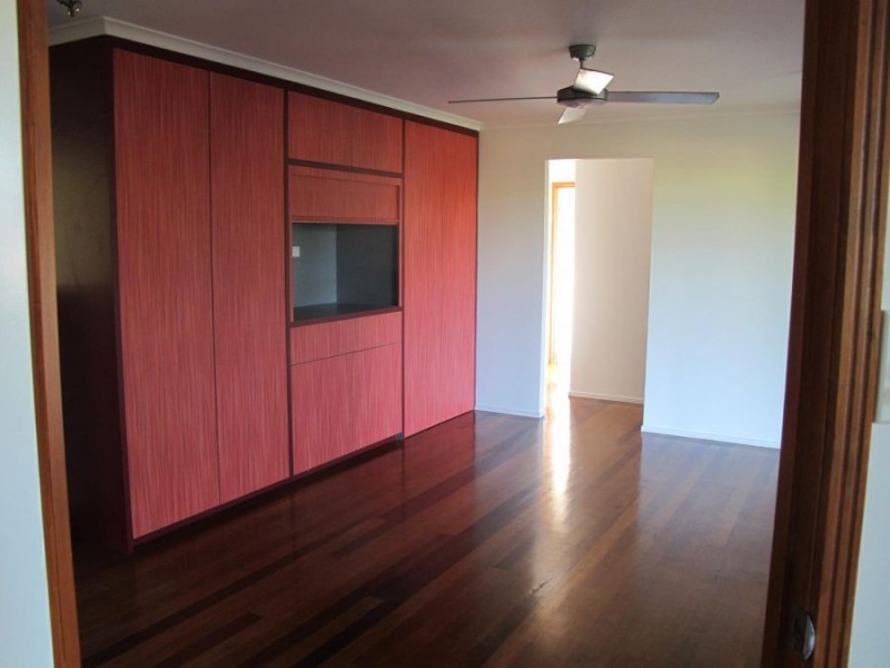 6 Flinders Street, Point Vernon QLD 4655