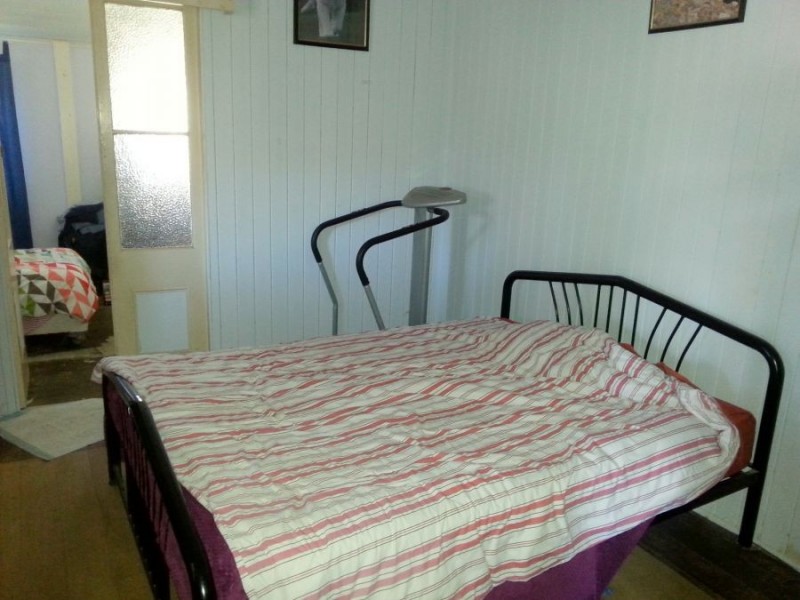 8 Frederick Street, Biggenden QLD 4621