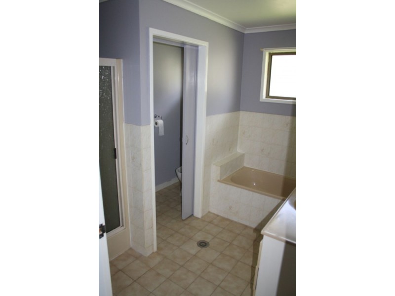 25 Holme Street, Granville QLD 4650